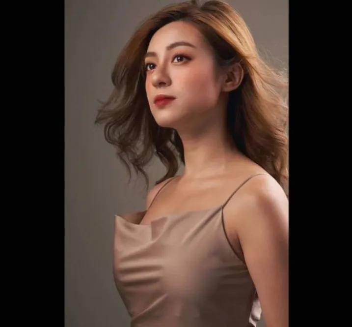 香港小姐亚军许子萱任期缺席活动<strong></p>
<p>美林证券</strong>，被网友批人品差，激動留言反击