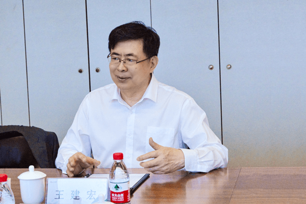 北大高材生<strong></p>
<p>外汇工资</strong>，中行北京分行原行长被查！在中行工作32年，上个月卸任重要职位