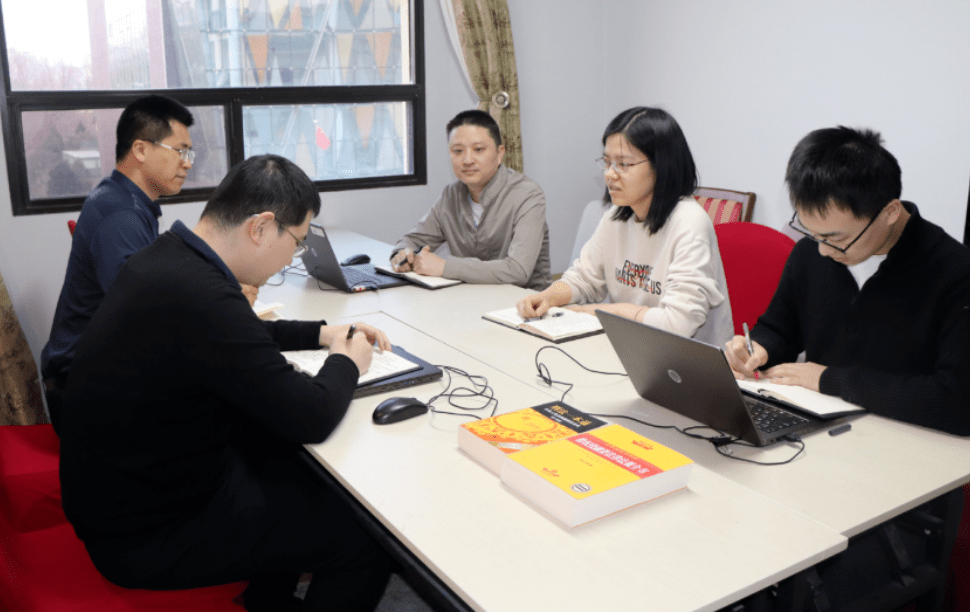 北大高材生<strong></p>
<p>外汇工资</strong>，中行北京分行原行长被查！在中行工作32年，上个月卸任重要职位