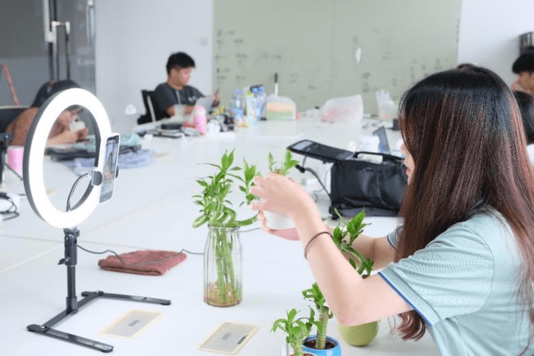 网络营销新模式<strong></p>
<p>网络销售外汇</strong>，打开销售新渠道