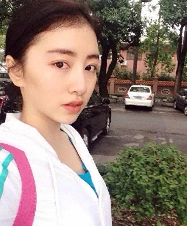 艺术体操女神周捷：嫁1米58奥运五金王邹凯<strong></p>
<p>外汇捷凯</strong>，儿女双全，生活幸