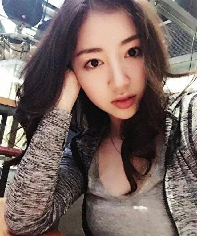 艺术体操女神周捷：嫁1米58奥运五金王邹凯<strong></p>
<p>外汇捷凯</strong>，儿女双全，生活幸
