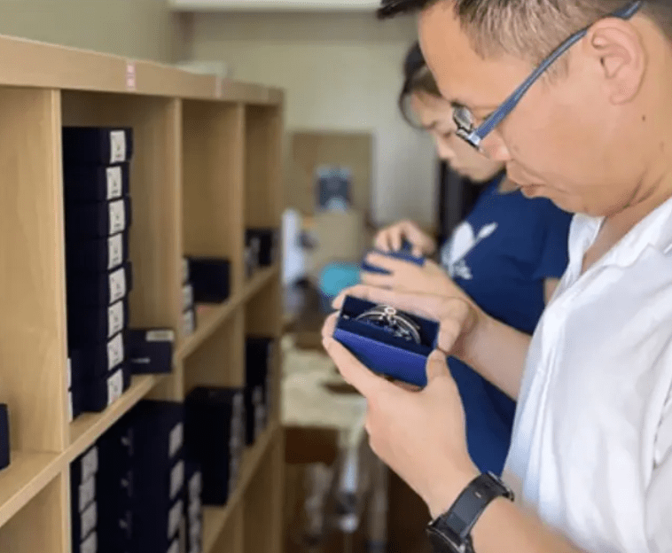 酷菠萝app是正规平台吗 打造创意与生活的完美融合