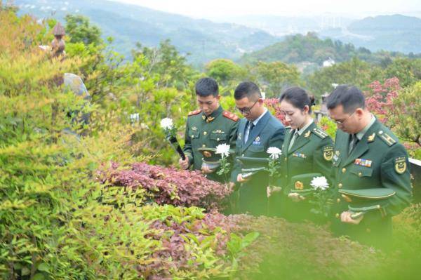 清明祭英烈 | 武警重庆总队官兵深切缅怀康波烈士