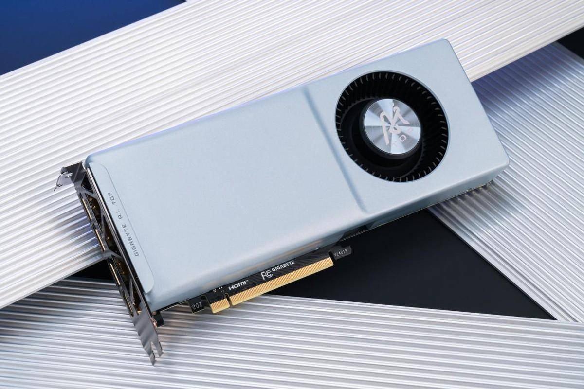 一看就是高级货<strong></p>
<p>Coinsuper</strong>，涡轮散热版RTX 4070 Ti SUPER测评