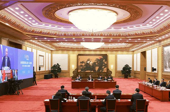 别再盯着巴以了！邻居传来危险信号<strong></p>
<p>ACX</strong>，世界格局将迎“大变局”