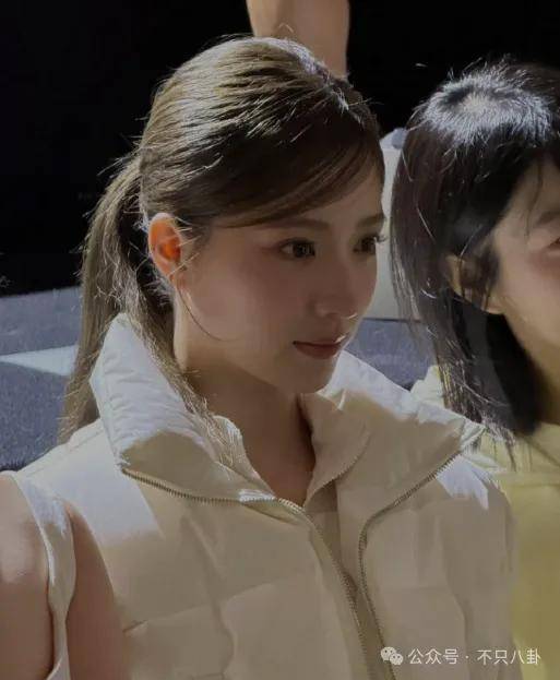 前几年还被嘲长得土<strong></p>
<p>坚果</strong>，如今逆袭成大美女了？！