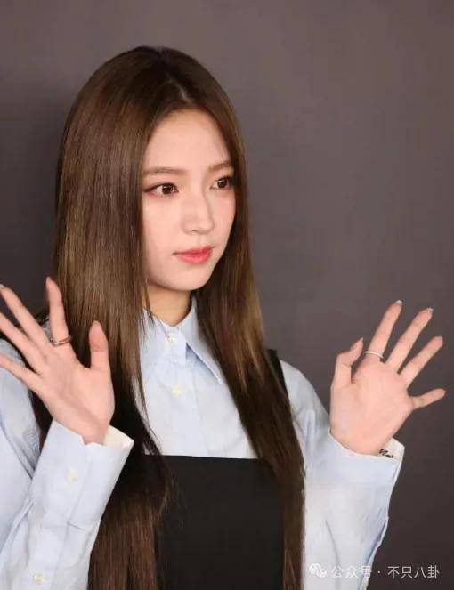 前几年还被嘲长得土<strong></p>
<p>坚果</strong>，如今逆袭成大美女了？！