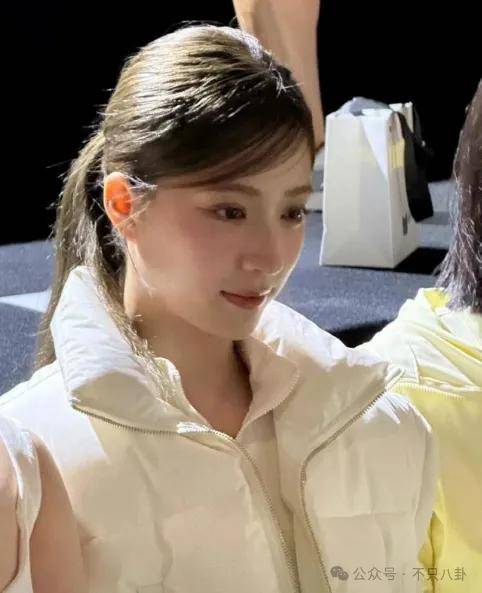 前几年还被嘲长得土<strong></p>
<p>坚果</strong>，如今逆袭成大美女了？！
