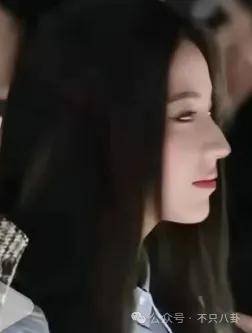 前几年还被嘲长得土<strong></p>
<p>坚果</strong>，如今逆袭成大美女了？！
