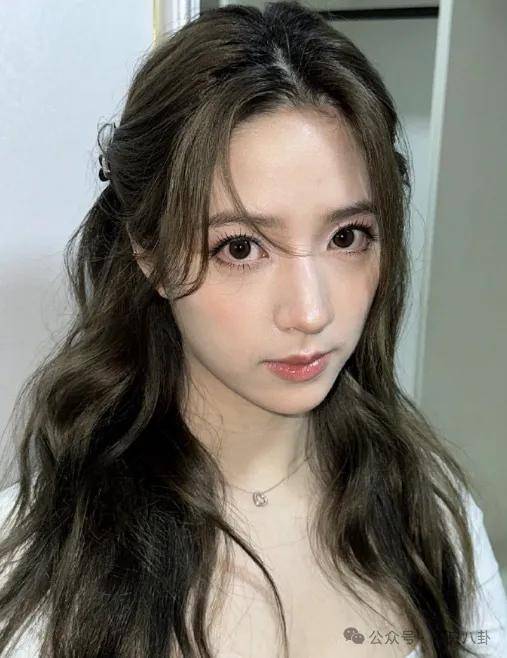 前几年还被嘲长得土<strong></p>
<p>坚果</strong>，如今逆袭成大美女了？！