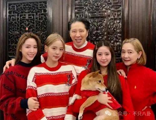 前几年还被嘲长得土<strong></p>
<p>坚果</strong>，如今逆袭成大美女了？！