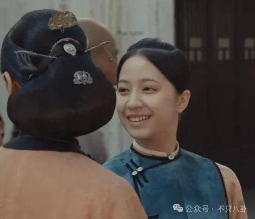 前几年还被嘲长得土<strong></p>
<p>坚果</strong>，如今逆袭成大美女了？！