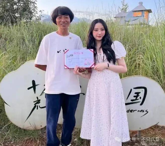 前几年还被嘲长得土<strong></p>
<p>坚果</strong>，如今逆袭成大美女了？！