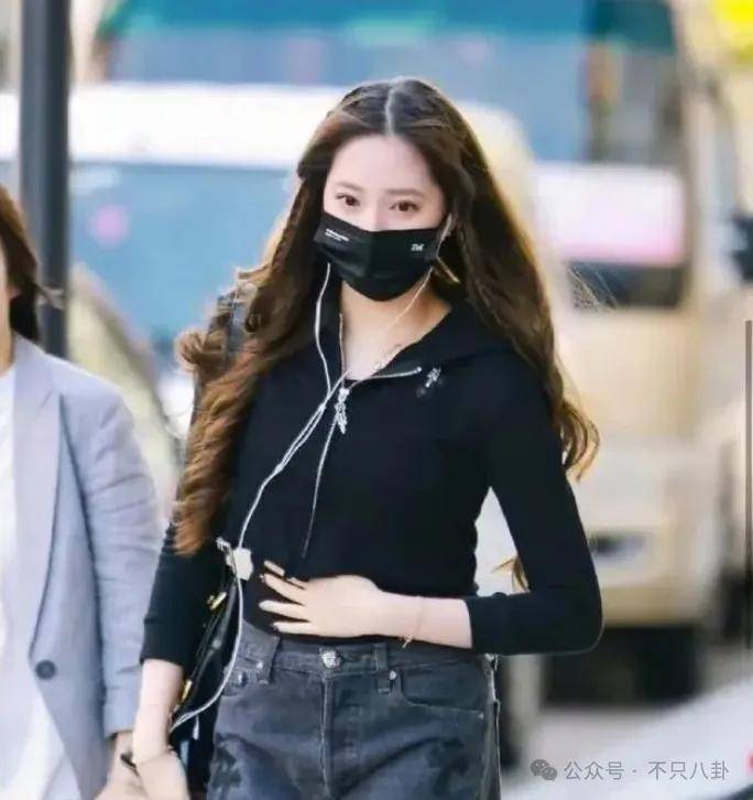 前几年还被嘲长得土<strong></p>
<p>坚果</strong>，如今逆袭成大美女了？！