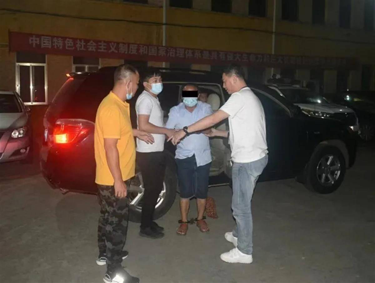 姐姐为亡弟追凶26年：雪天蹲守冻到手裂<strong></p>
<p>BitMart</strong>，确认嫌犯后气得舌头咬出血又咽下
