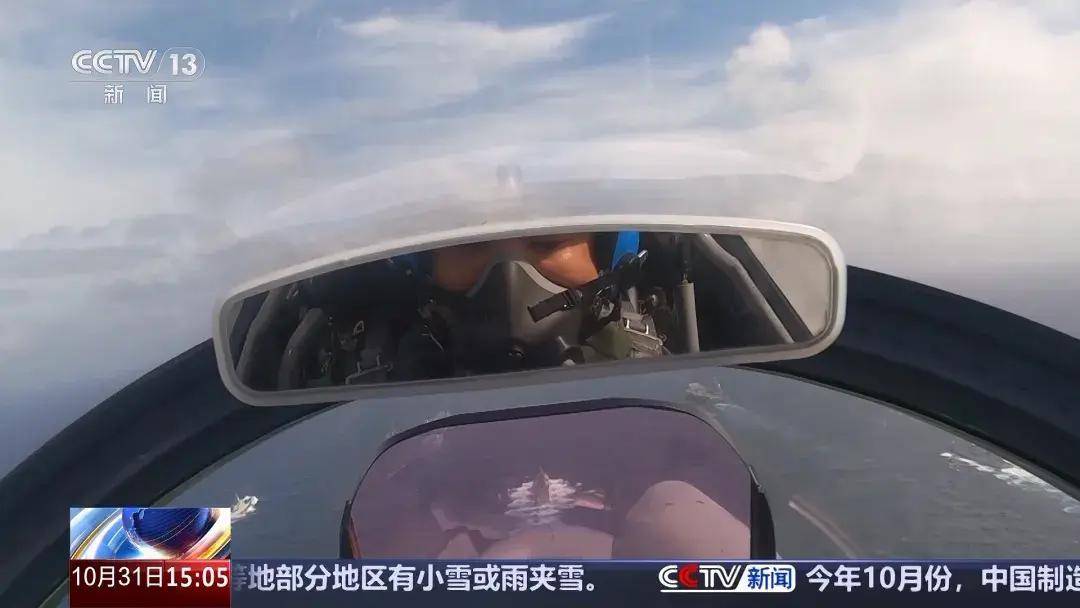 中国首个双航母战斗群横空出世<strong></p>
<p>币蓝</strong>！歼-15B/D居然悄悄装备这么多了？
