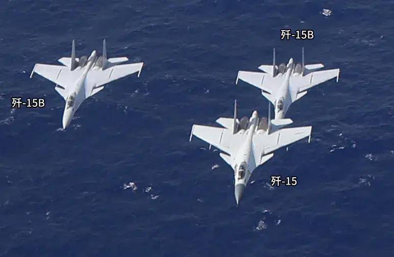 中国首个双航母战斗群横空出世<strong></p>
<p>币蓝</strong>！歼-15B/D居然悄悄装备这么多了？