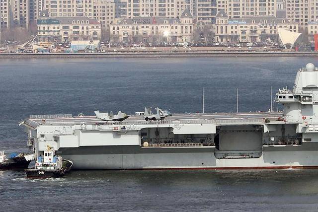 歼-35A正式官宣<strong></p>
<p>艾戴克斯</strong>，命名格式意味深长：航母新舰载机上舰指日可待？