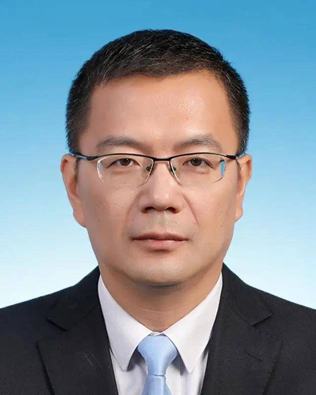 75后的他履新重庆<strong></p>
<p>币红</strong>，曾在福建工作