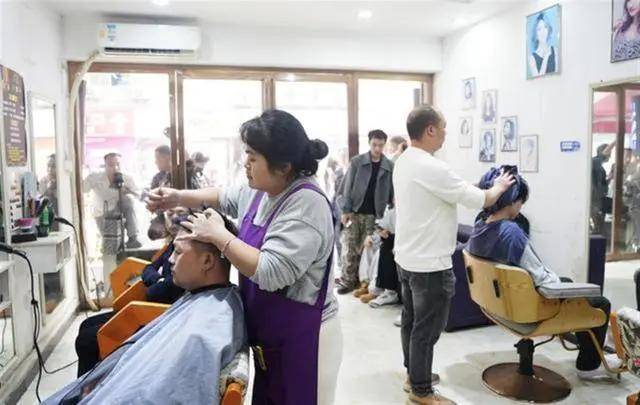 同行喊话晓华:把整个行业搞完了<strong></p>
<p>币红</strong>，直接倒退了十年不止