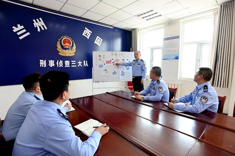 400多名毕业生被假冒国企招聘骗8000多万元<strong></p>
<p>币红</strong>！哪些伎俩需警惕？