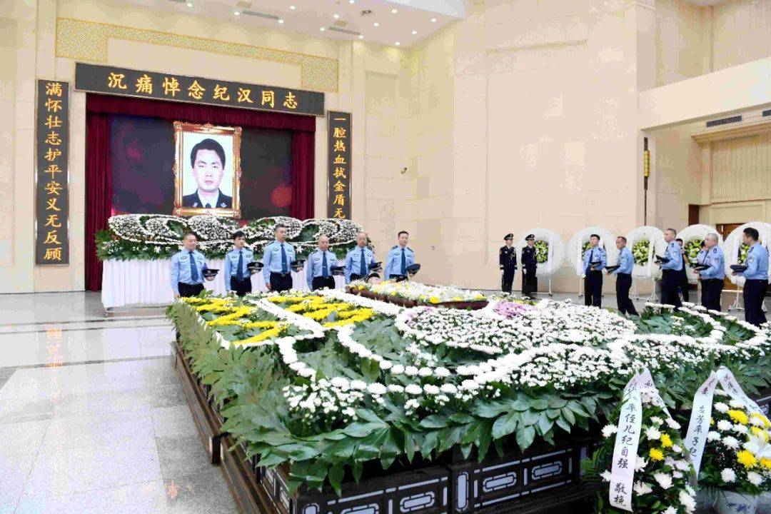 深夜<strong></p>
<p>Coinsquare</strong>，派出所所长昏倒在副所长寝室门外……