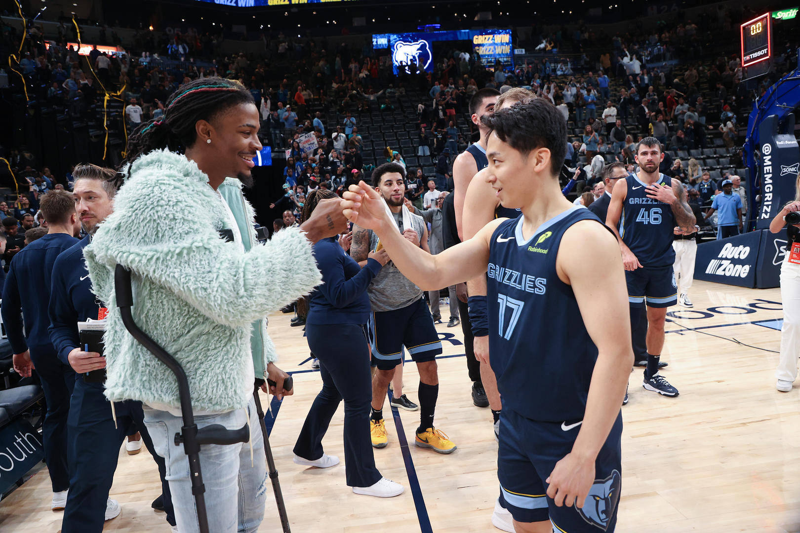 NBA开赛不到3周就遇球星伤病潮：杜兰特、锡安、莫兰特、东契奇等都伤<strong></p>
<p>Coinsquare</strong>了