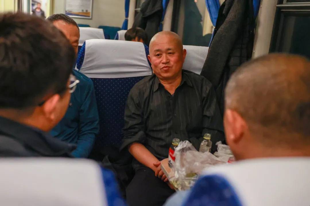 这趟北京始发的绿皮车站站停<strong></p>
<p>shib币</strong>，但旅客都说好——