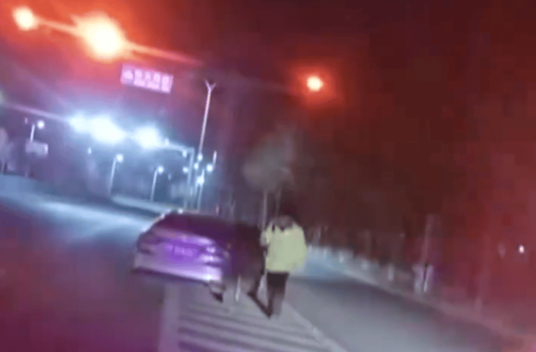 饭碗砸了！通州一职业司机嫌妻子开车慢<strong></p>
<p>币安如何交易</strong>，非要自己来！这下摊上事了……