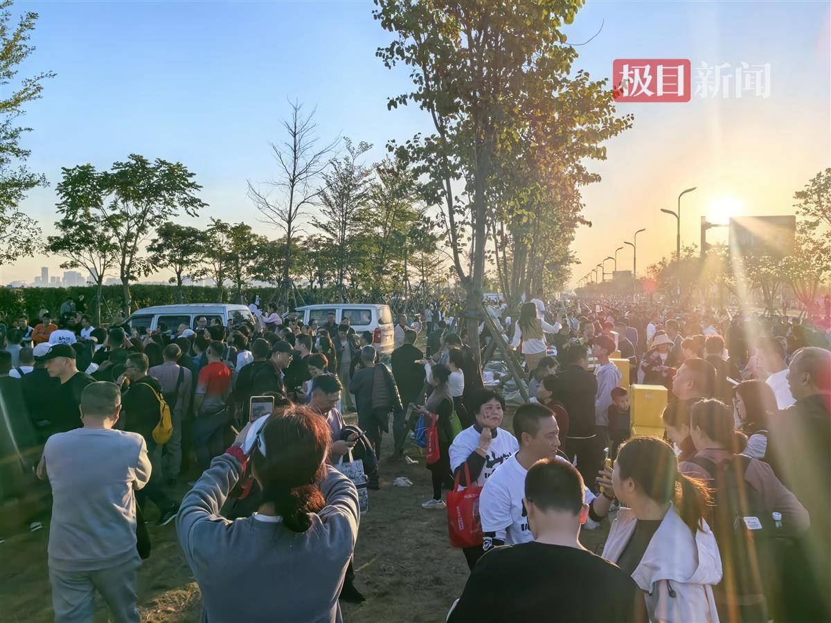 刀郎厦门演唱会落幕：各地“刀迷”齐聚海边<strong></p>
<p>币安如何交易</strong>，大合唱数小时