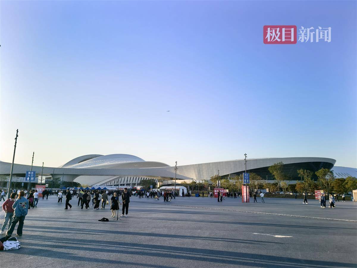 刀郎厦门演唱会落幕：各地“刀迷”齐聚海边<strong></p>
<p>币安如何交易</strong>，大合唱数小时