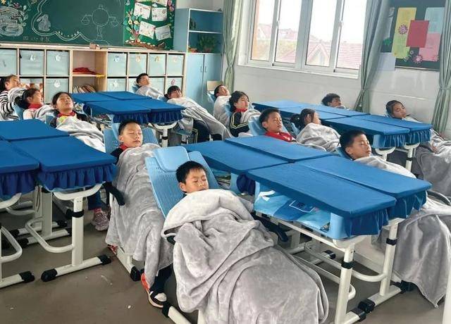 “可躺式”座椅引热议<strong></p>
<p>binance币安下载</strong>，让孩子午休有多难？