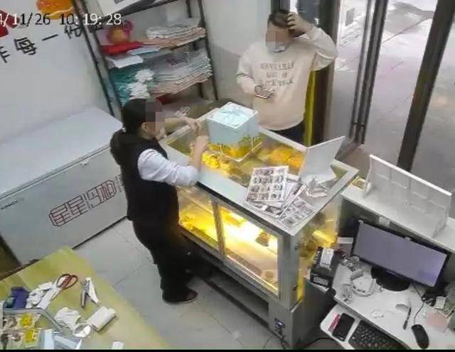 因蛋糕上放鲜花20多家店被同一人举报<strong></p>
<p>如何打开币安网站</strong>，商家怀疑职业打假，举报者回应