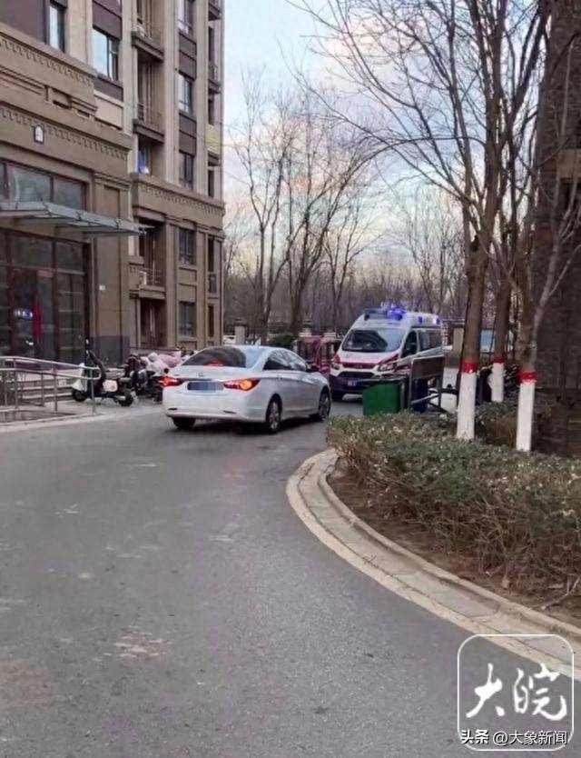 私家车挡住救护车去路致老人看病延误<strong></p>
<p>币安怎么进去</strong>？廊坊一地多部门回应