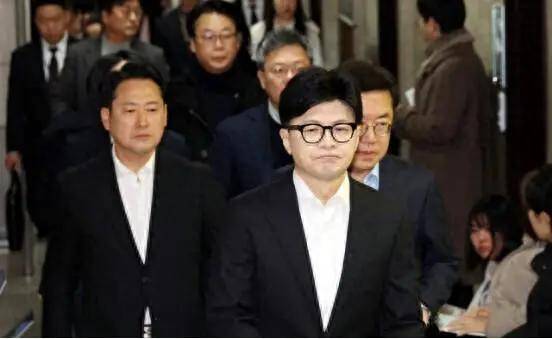 尹锡悦险中求稳：戒严风波逆转<strong></p>
<p>币安怎么进去</strong>，国民力量党撑腰，李在明盼破局！