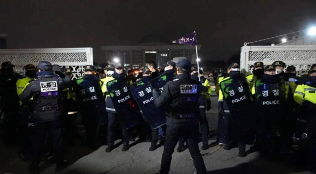 尹锡悦险中求稳：戒严风波逆转<strong></p>
<p>币安怎么进去</strong>，国民力量党撑腰，李在明盼破局！