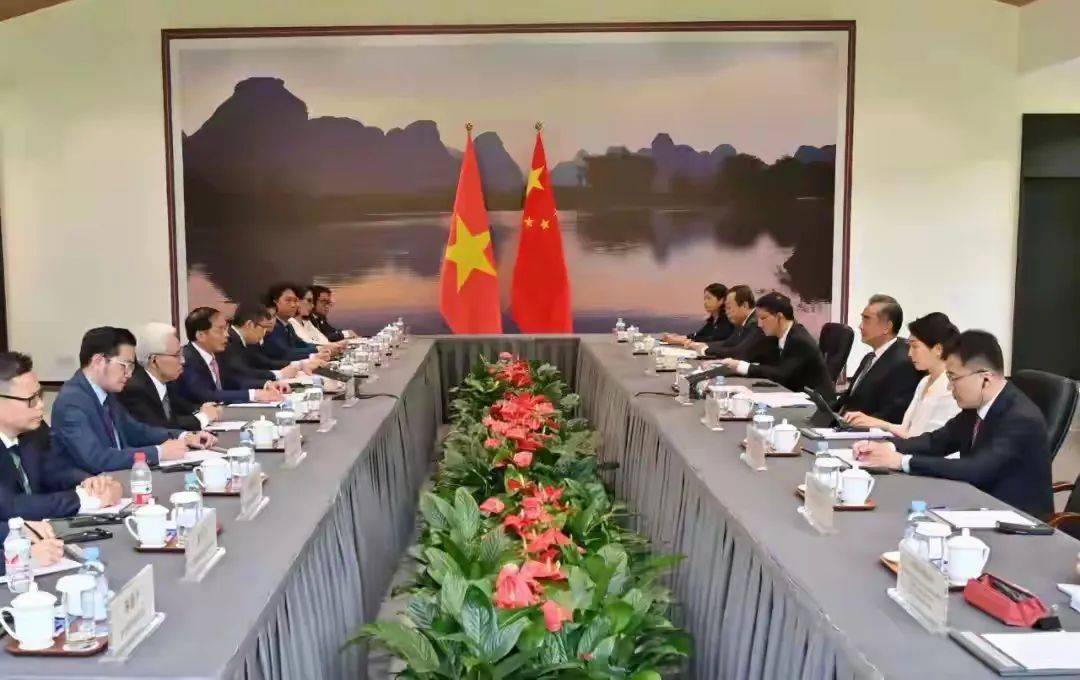 黄岩岛全剧终<strong></p>
<p>币安APP</strong>，人民日报通电菲国，中方竖起铁墙，美特殊船只出动