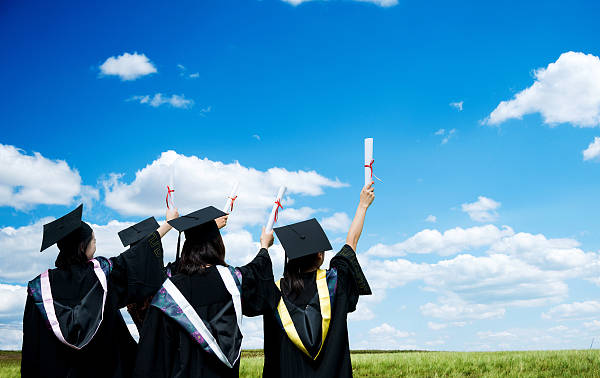 男大学生变性被张榜公示<strong></p>
<p>币安APP</strong>，高校可以处理得更妥当