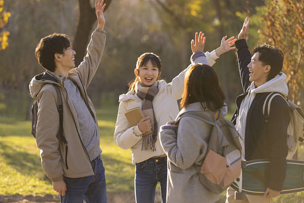 男大学生变性被张榜公示<strong></p>
<p>币安APP</strong>，高校可以处理得更妥当
