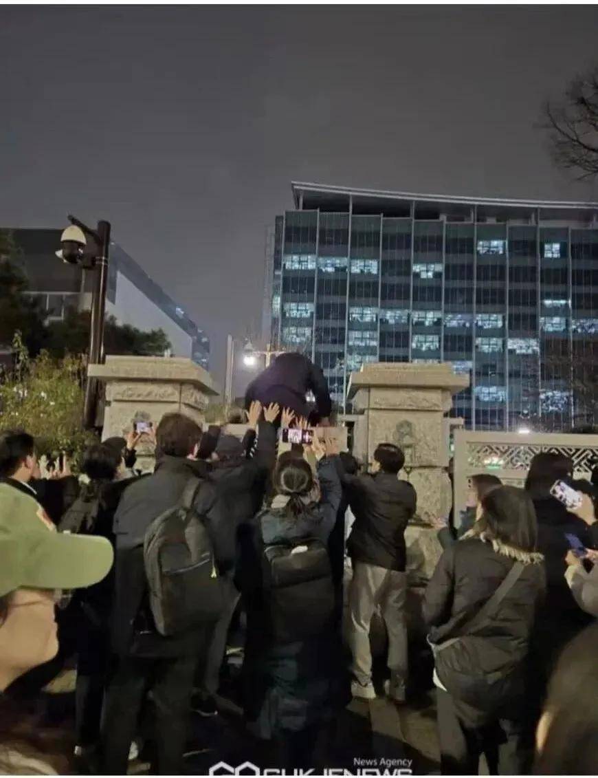 韩国政变“惊天大瓜”！尹锡悦挑衅金正恩<strong></p>
<p>币安法币</strong>，想假扮朝军潜入首尔？