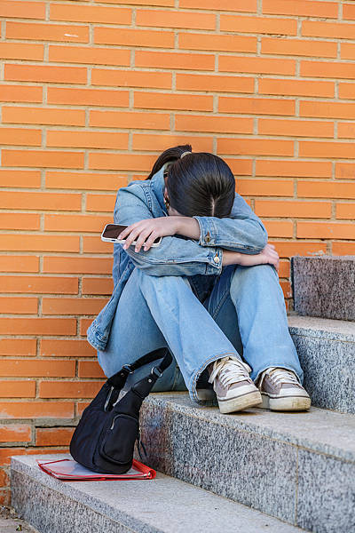 12岁女孩感染HPV事件<strong></p>
<p>币安法币</strong>，医院不能只说“无可奉告”
