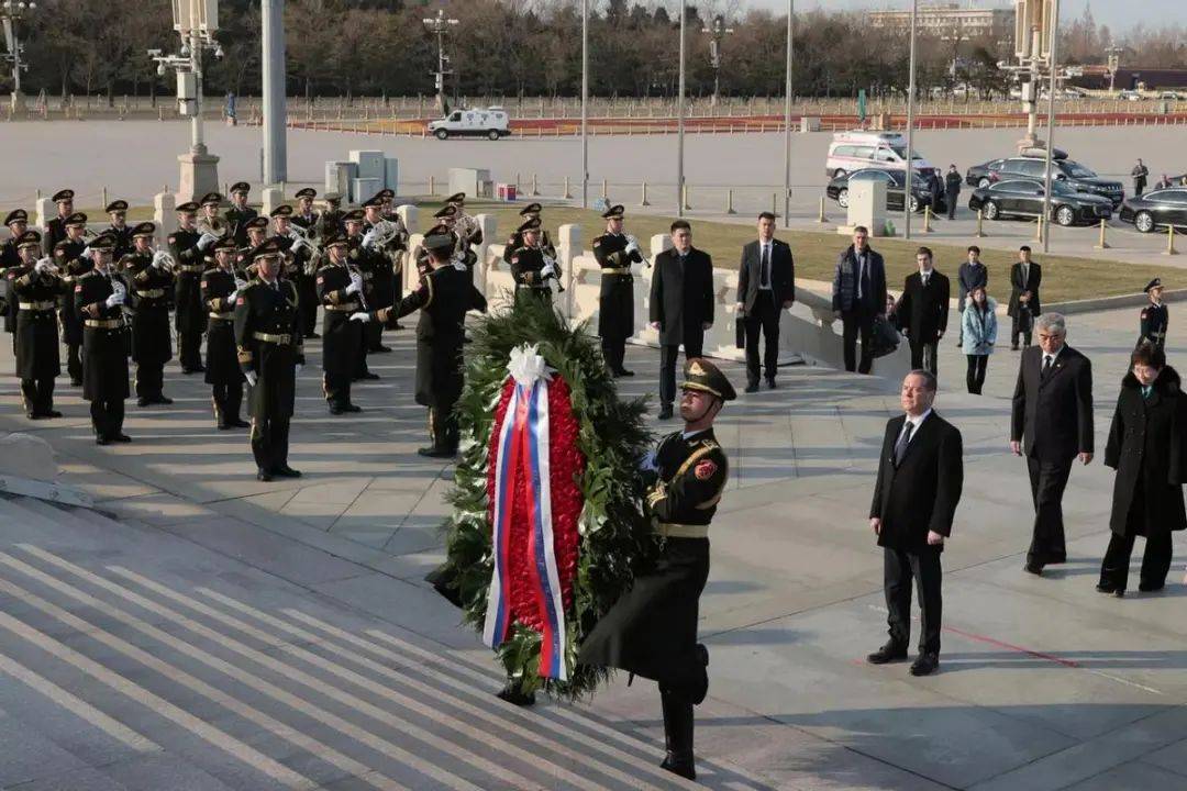 梅德韦杰夫访华震动国际<strong></p>
<p>币安怎么玩</strong>，美国离间计恐再遇挫！中俄关系已成全球稳定基石