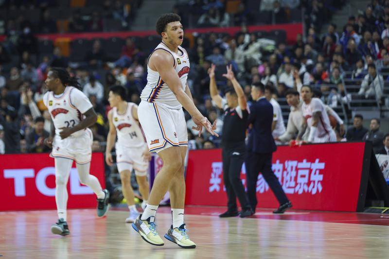 双加时<strong></p>
<p>币安怎么玩</strong>！洛夫顿35+15+8上海击败广州获得5连胜
