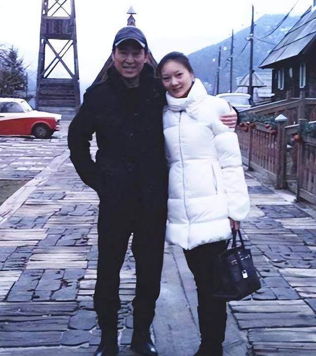 陈婷现实长什么样？路人镜头才是“照妖镜”<strong></p>
<p>币安登陆不了</strong>，突然理解张艺谋了