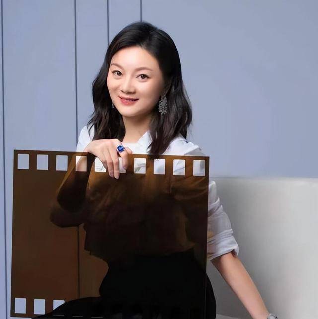 陈婷现实长什么样？路人镜头才是“照妖镜”<strong></p>
<p>币安登陆不了</strong>，突然理解张艺谋了