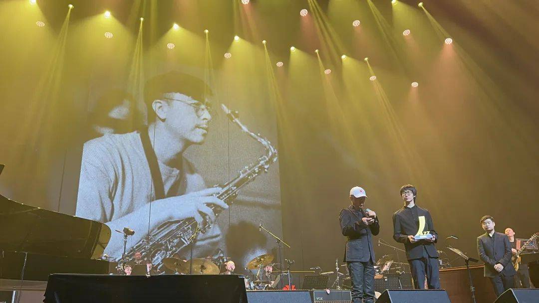 崔健乐队萨克斯手刘元今晨离世<strong></p>
<p>币安登陆不了</strong>，上月初获“终身成就奖”，老狼发文悼念