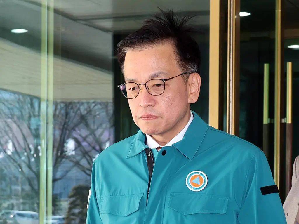 最新消息：黑匣子部分受损！179人遇难<strong></p>
<p>binance币安ios</strong>，有人一家9口都在机上，济州航空CEO鞠躬道歉！航司：事发前已投保10亿美元责任保险赔偿