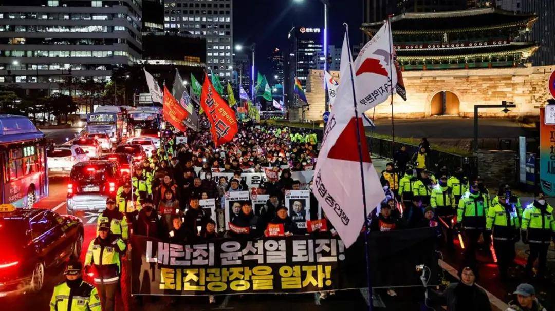尹锡悦“秋衣秋裤”噩梦：弹劾浪潮来袭<strong></p>
<p>binance币安ios</strong>，他的总统生涯还能走多远？