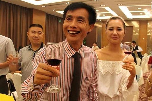 老谋深算邓建国<strong></p>
<p>binance币安ios</strong>，认14岁干女儿，等了5年亲手培养了一个小妻子